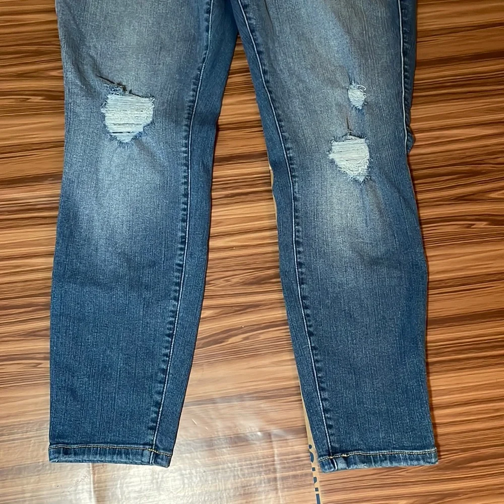 Torrid Distressed Jeans Size 18R - Picture 3 of 9